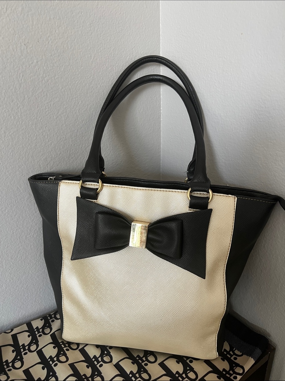 Shoulder bag